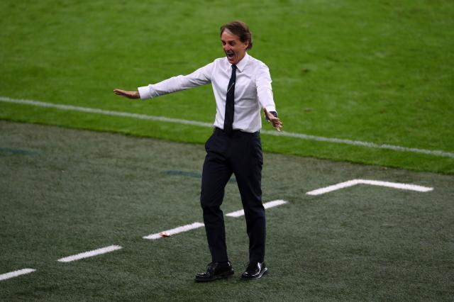 开云APP下载地址-夺冠大热门差点玩死自己！曼奇尼一战暴露诸多问题